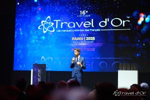 Gabriel Attal sur la scène des Travel d'Or™